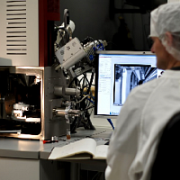 Focused Ion Beam/Scanning Electron Microscope TESCAN LYRA3