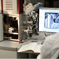 Focused Ion Beam/Scanning Electron Microscope TESCAN LYRA3